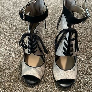 JUICY COUTURE SIZE 6.